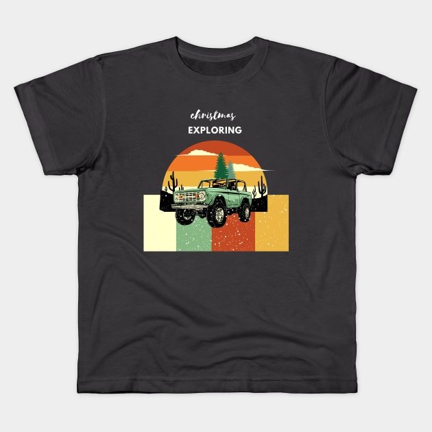 Christmas adventures Kids T-Shirt by Gatofiero